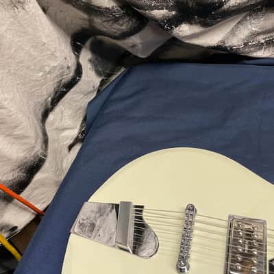 Supro Island Series Jamesport Singlecut Guitar 2016 - Antique White image 3