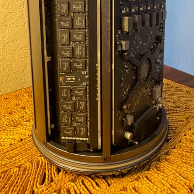 Apple Mac Pro (Late 2013)- 12-Core Intel Xeon E5-2.7 GHz -SSD 1TB - RAM 64GB - AMD FirePro D700 with 6 GB VIDEO EXCELLENT! image 19