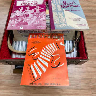 Noble Accordion Est. 1950s image 9