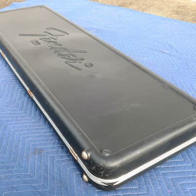 Vintage Fender Molded Hard Shell Case for Precision / Jazz Bass image 2