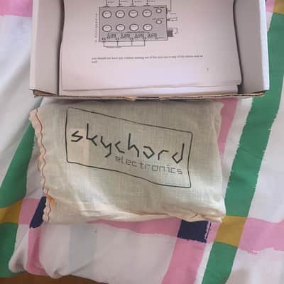 Skychord Sleepdrone 5 // four-oscillator, analog synth // Mint Green image 3