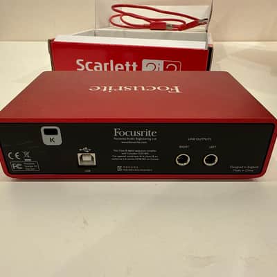 Focusrite Scarlett 2i2 2nd Gen USB Audio Interface 2016 - 2018 - Red / Black image 3