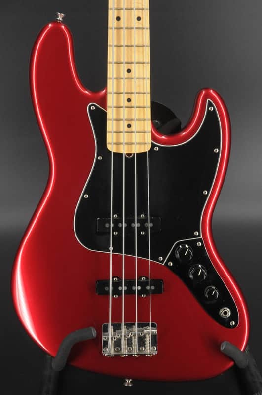 Fender 2011 American Special Jazz Bass - Candy Apple Red image 1