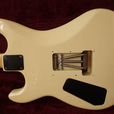 Kramer Baretta 1985 White image 5
