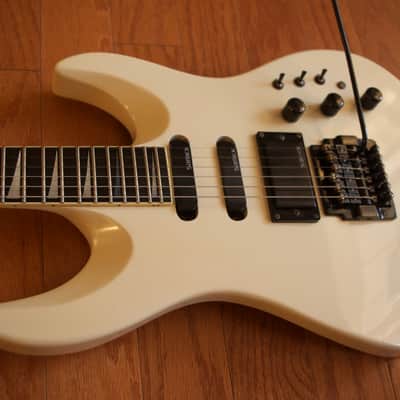 Samick Strat Neck Thru 80's Pearlescent Cream image 5