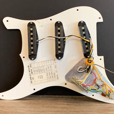 1994 Fender Mexico Stratocaster loaded pickguard/pickups w/Screws image 9