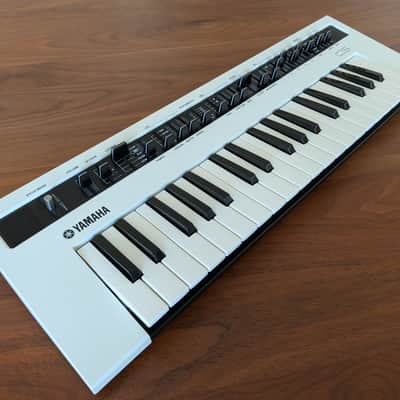 Yamaha Reface CS Mini Mobile Keyboard image 3