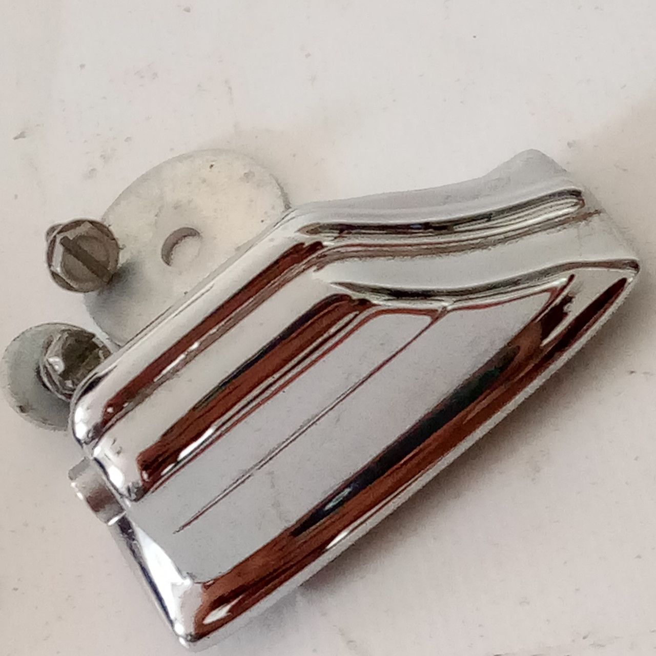 Rogers Cleveland Beavertail Tom/Snare Drum Lug Heavy Casting+Felt/Spring Hex USA — main photograph