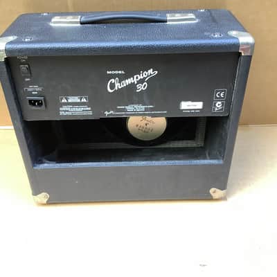 Fender Champion 30 2-Channel 30-Watt 1x10" vintage Guitar Amp 1999 - 2002 - Black image 4