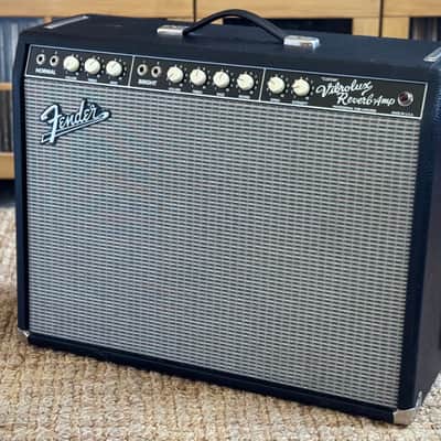 Fender "Custom" Vibrolux Reverb 40-Watt 2x10" Guitar Combo 1999 - Black image 1