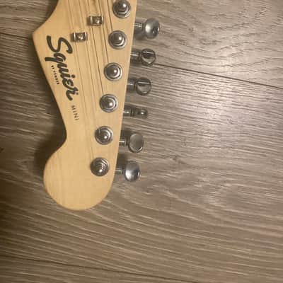 Squier Squier Bullet Stratocaster HT 2019 - Fiesta red image 2