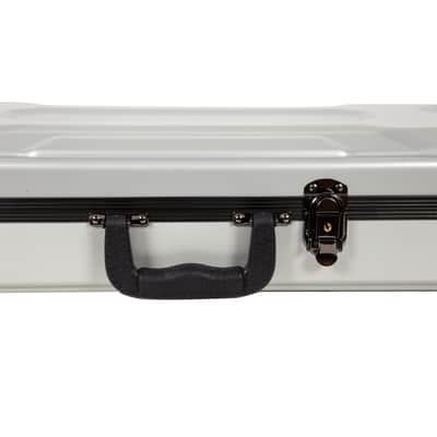 Crossrock Oblong Case fits 4/4 Full-Size Violin, Includes Interior Compartment, 2 Bow Holders, Security Lock, and Detachable Straps-Silver image 3