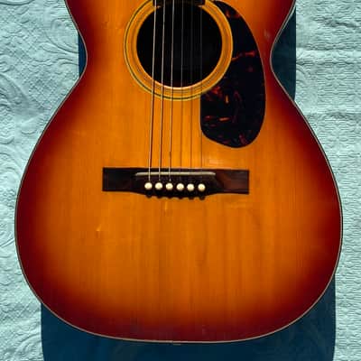 Guild F-20 Troubadour 1966 - Sunburst image 2