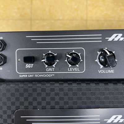 Ampeg RB-115 Rocket Bass 200-Watt 1x15" Bass Combo - Blue Check image 3