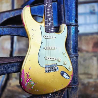 2016 Fender Custom Shop - Wildwood 10 - '61 Strat - Heavy Relic - Aztec Gold / Pink Paisley - Cruz Pickups image 2