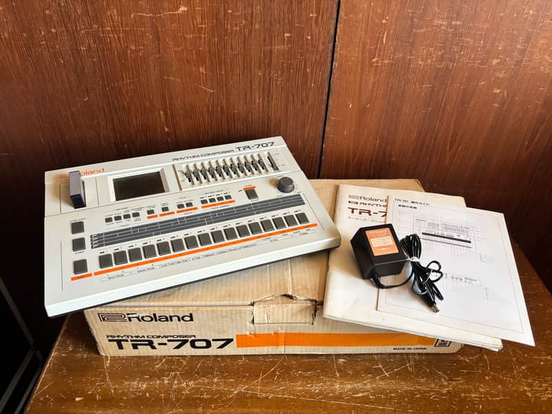 Roland TR-707 RHYTHM COMPOSER Drum Machine w/ box image 1