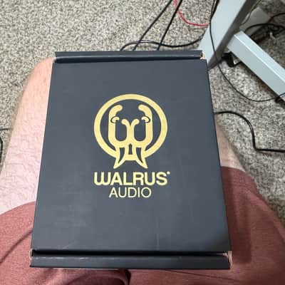 Walrus Audio Harvest Series Canvas Stereo Dual Line Isolator Direct Box 2022 - Present - Black w/ Rainbow Graphic image 2