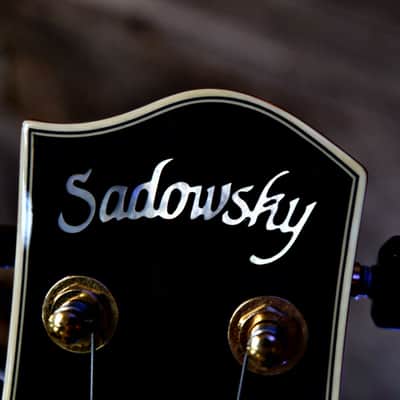 Sadowsky Jim Hall Archtop - Violin Burst image 11