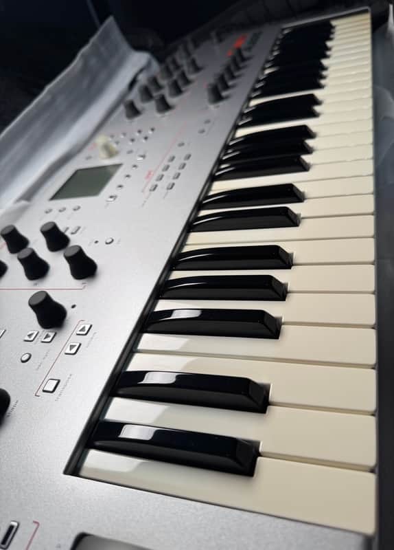 Alesis Ion 49-Key Analog Modeling Synthesizer 2000s - Silver