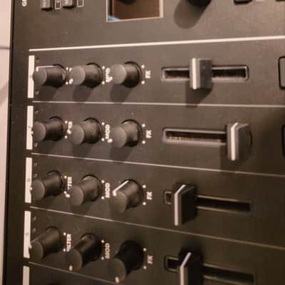 Roland MC-707 Groovebox + decksaver image 3