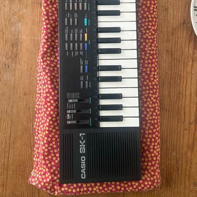 Casio SK-1 32-Key Sampling Keyboard 1986 - Black image 2