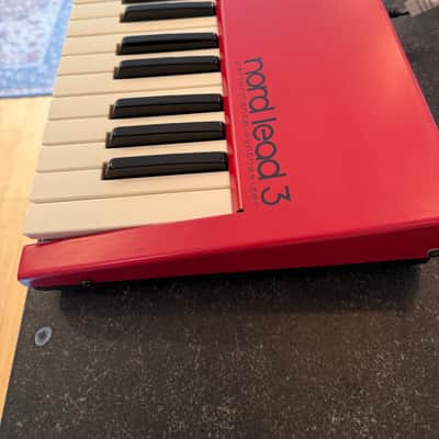 Nord Lead 3 49-Key 24-Voice Polyphonic Synthesizer 2002 - 2007 - Red image 2