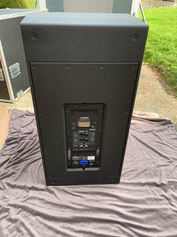 (PAIR) Yamaha DZR315-D  Dante Active PA DJ 2000w Speakers Boxed Free UK Shipping image 1