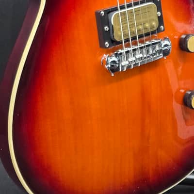 Gretsch Streamliner™ Jet™, Laurel Fingerboard, Duo-Tone Burst image 3