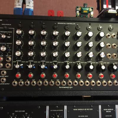 Synthesizers.Com ME8 Q960 moog Style Sequencer 2016 Black image 1