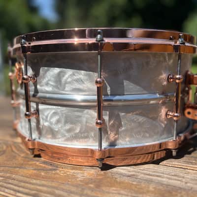 Ludwig LM402AVH Limited Edition Alex Van Halen Signature Supraphonic 6.5x14" 10-Lug Aluminum Snare Drum with Tube Lugs, Copper Hardware 2017 - Raw Aluminum image 3