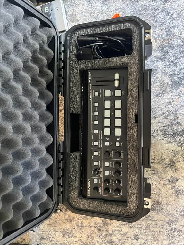 Roland VR-1HD AV Streaming Mixer