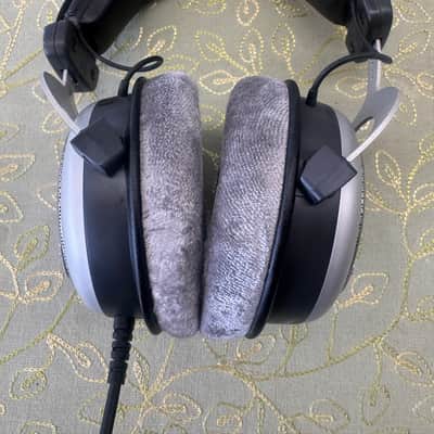 Beyerdynamic DT-880 Pro. Semi-Open Studio Headphones. image 2