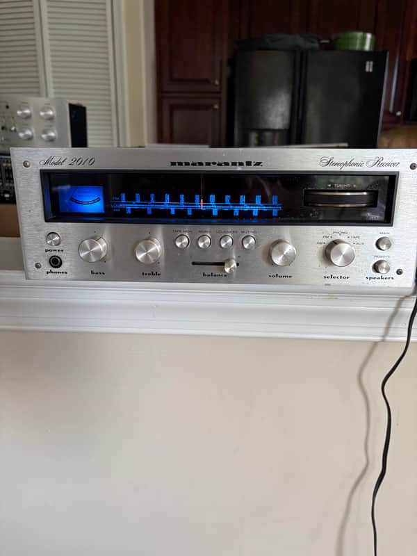 Marantz 2010 stereo receiver 1970’s image 1