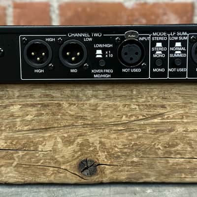 dbx 223XL Stereo 2-Way / Mono 3-Way Crossover 2000s - Gray image 7