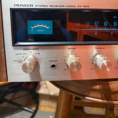 Pioneer SX-525 17-Watt Stereo Solid-State Receiver 1972 - 1974 - Silver image 8