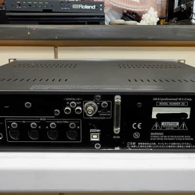Akai Z8 Sampler 2002 - Silver image 6