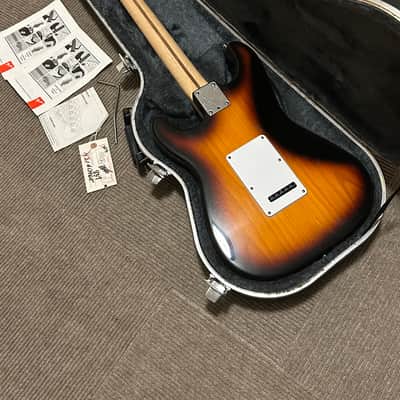 Fender Strat Plus Deluxe with Maple Fretboard 1990 - 1998 - Antique Burst image 3