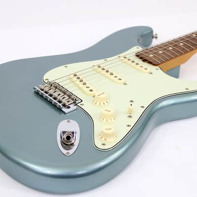 2019 Fender Vintera '60s Stratocaster with Pau Ferro Fretboard - Ice Blue Metallic image 2