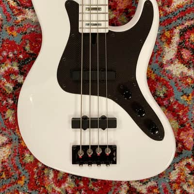 Brubaker USA JXB 4 2023 - White Gloss, Excellent, DEMO, SKU: I750889 image 1