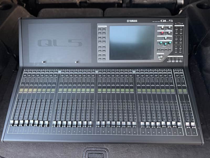 Yamaha QL5 image 1
