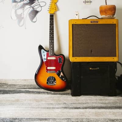1997-2000 Fender Japan CIJ JG66-85 ’62 Reissue Jaguar 3-Tone Sunburst image 14
