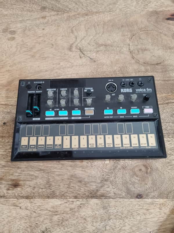 Korg Volca FM Digital FM Synthesizer/Sequencer 2016 - 2022 - Black image 1
