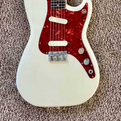 Early 60's Player Grade Vintage Fender Duo-Sonic like John Lennons image 2