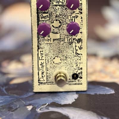 Mid-Fi Electronics Fuzz Wall | Reverb