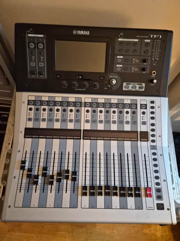 Yamaha TF1 40 Input Digital Mixing Console image 1