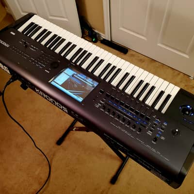 MUST SEE!!! KORG KRONOS 61 FULLY INSPECTED/SERVICED AND IN AMAZING CONDITION! image 16