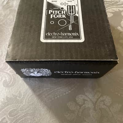 Electro-Harmonix Pitch Fork Polyphonic Pitch Shifter / Harmony Pedal 2014 - Present - Black / White / Red image 2