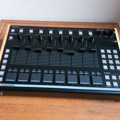 Isla Instruments S2400 Sampler Solid Oak End Cheeks Synths And Wood image 4