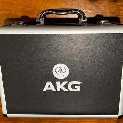 AKG C214 Large Diaphragm Cardioid Condenser Microphone with case image 8