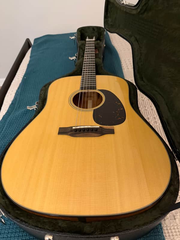 Martin Standard Series D-18